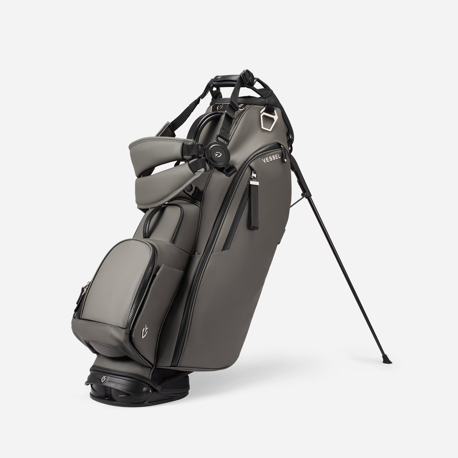 Player V Stand - Grey - Short Par 4