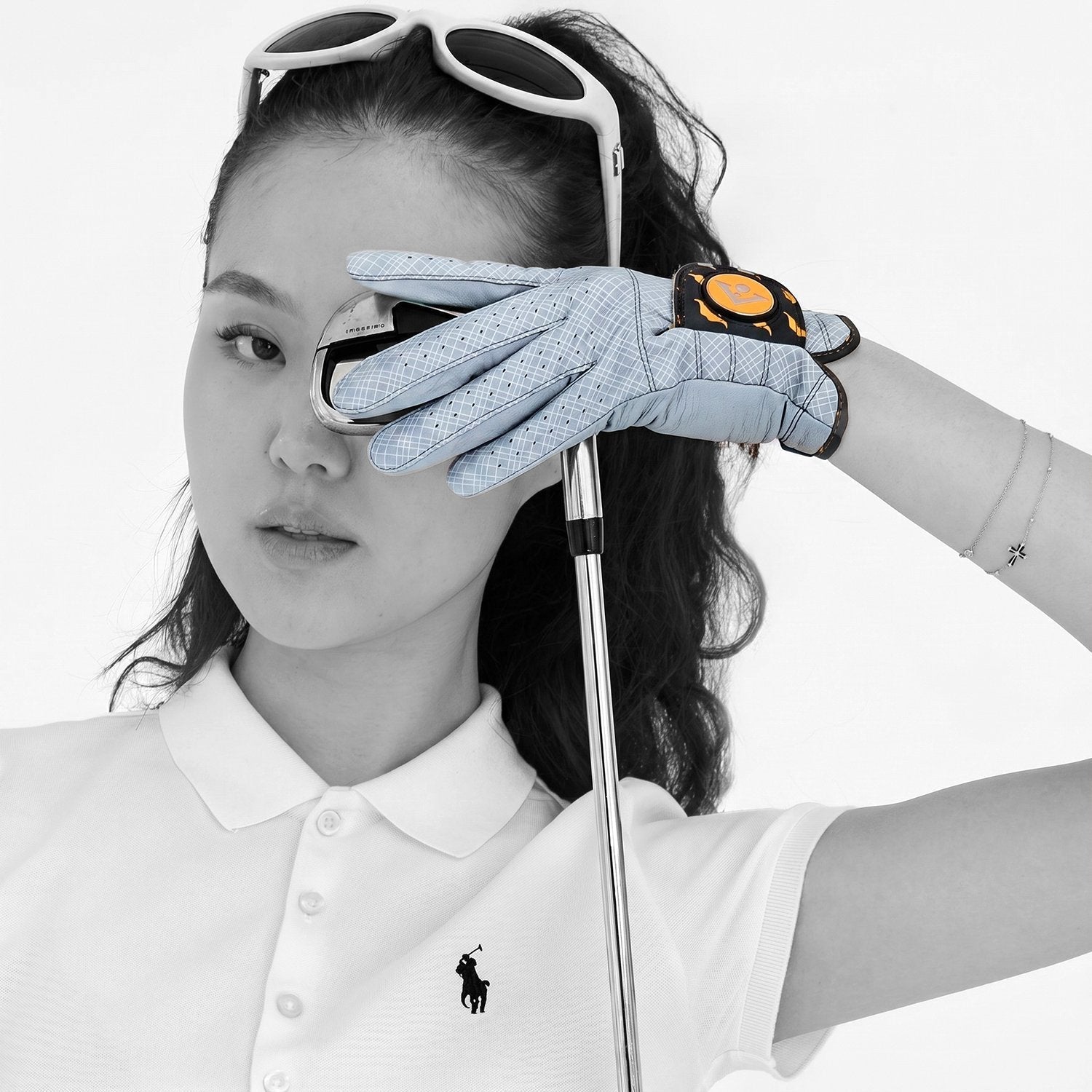 Image of Wooly-Burg | Women's Charcoal Golf Glove